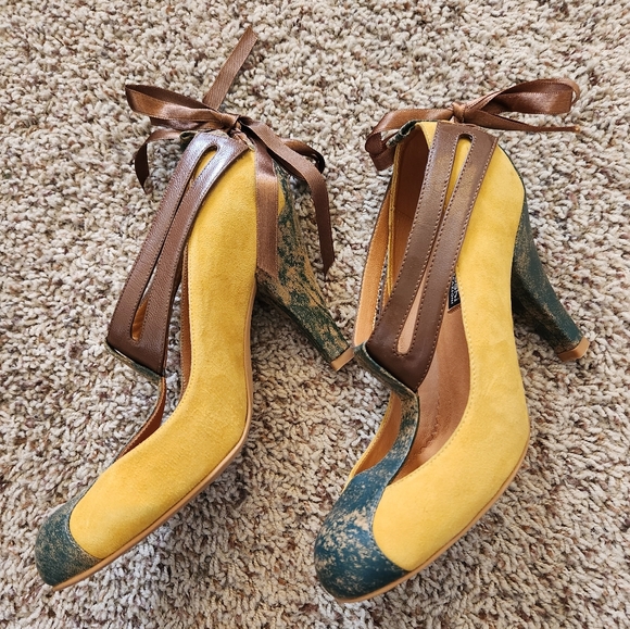 NWOT Marcello Toshi handmade in Peru t strap leather heels 7M - Picture 2 of 5